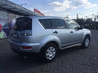 Mitsubishi Outlander foto 4