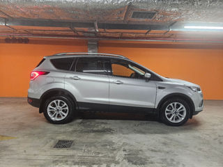 Ford Kuga foto 2