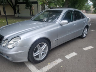 Mercedes E-Class foto 2