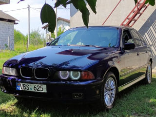 BMW 5 Series foto 2