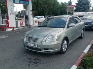 Toyota Avensis foto 2