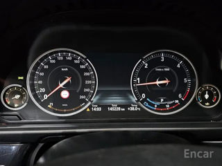 BMW 5 Series foto 6