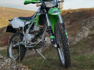 Kawasaki KLX250 foto 2