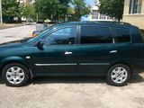 KIA Carens foto 2