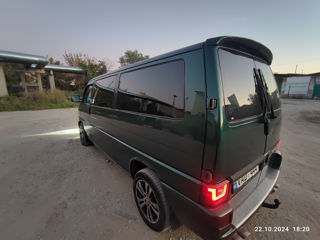 Volkswagen Caravelle foto 7