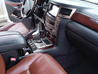 Lexus LX Series foto 10