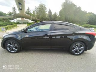 Hyundai Elantra foto 8