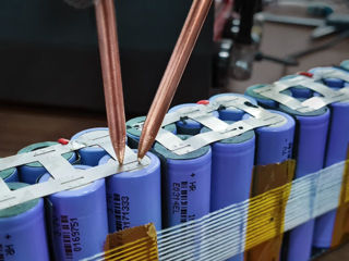 Reparația și diagnostica bateriilor pentru transportul electric/Reparația trotinetelor.