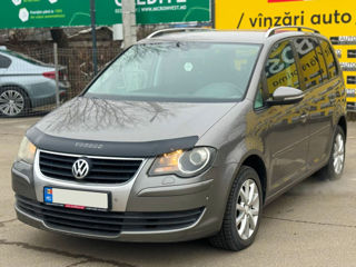 Volkswagen Touran foto 4