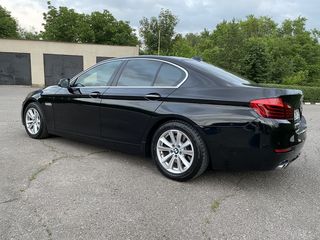 BMW 5 Series foto 4