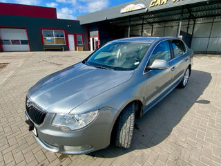 Skoda Superb foto 2