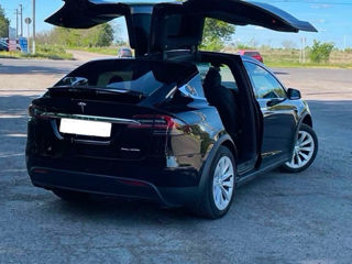 Tesla Model X foto 2