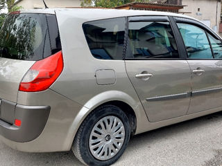 Renault Grand Scenic foto 3