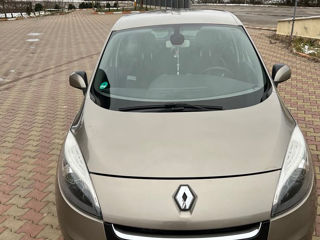 Renault Grand Scenic foto 2