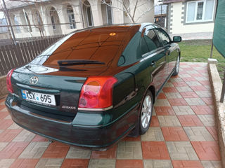 Toyota Avensis foto 3