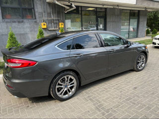 Ford Fusion foto 2