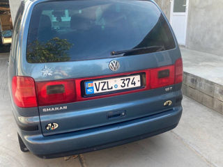 Volkswagen Sharan foto 2