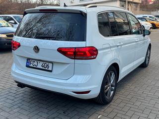 Volkswagen Touran foto 4