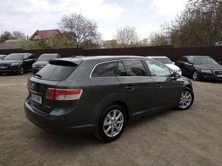 Toyota Avensis foto 5