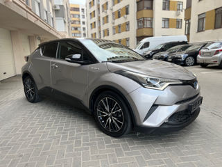 Toyota C-HR foto 2