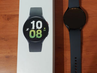 Продаю часы Samsung Galaxy Watch 5 44mm