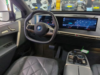 BMW iX foto 7