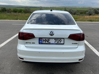 Volkswagen Jetta foto 7