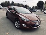 Hyundai Elantra foto 2