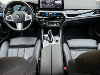 BMW 5 Series foto 8