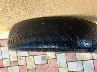 Un cauciuc Bridgestone Blizzak LM500 R19 155/70 bmw i3 - 500Lei pentru rezerva foto 5