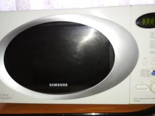 Микроволновка с грилем Samsung, БУ, 800 лей foto 1