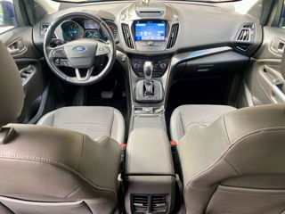 Ford Kuga foto 8