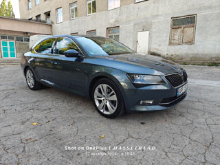 Skoda Superb foto 2