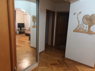 Apartament cu 2 camere, 56 m², Centru, Chișinău foto 4