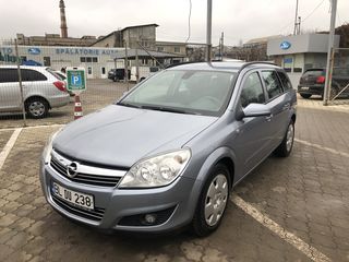 Opel Astra foto 1