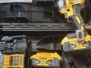 DEWALT DCF 887P2T Винтовёрт (импакт) с 2 батареями на 5 ампер зарядное и кейс foto 4