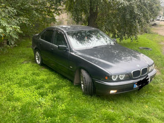 BMW 5 Series foto 1