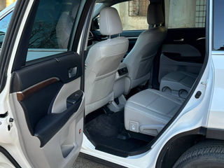 Toyota Highlander foto 8