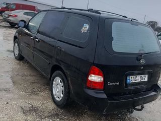 KIA Carnival foto 4