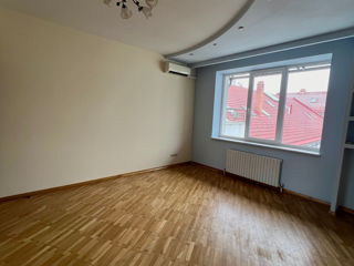 Apartament cu 4 camere, 156 m², Centru, Chișinău foto 9