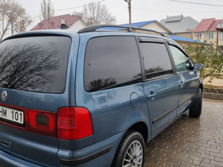 Volkswagen Sharan foto 8