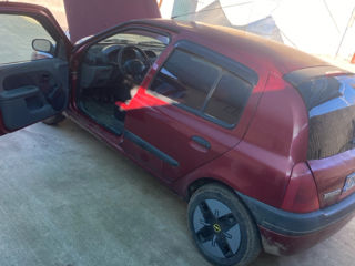 Renault Clio foto 6