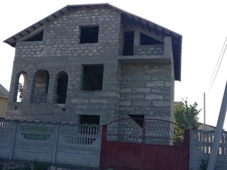Ofertă unică - Cricova casă în 2 nivele de 170 m2 cu 6,6 ari !!! foto 2