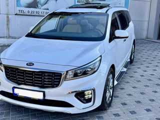 KIA Carnival foto 1