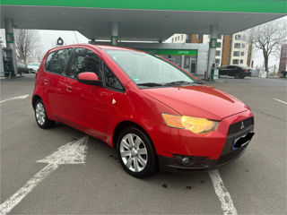 Mitsubishi Colt foto 2