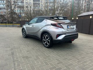 Toyota C-HR foto 4