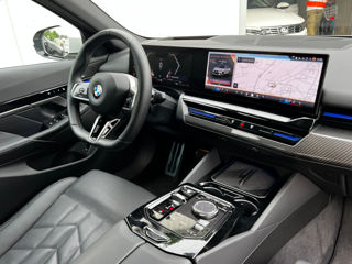 BMW 5 Series foto 9