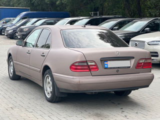 Mercedes E-Class foto 5