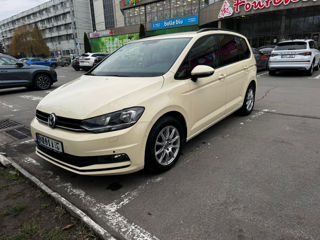 Volkswagen Touran foto 2