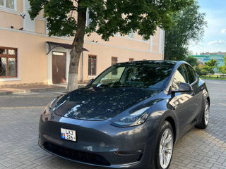 Tesla Model Y foto 2